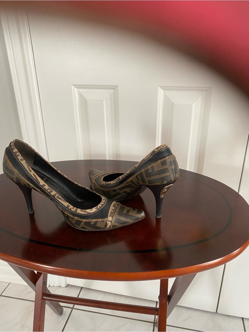 Women's Fendi Original Patterned Pointed Toe Mid-Heel Pumps
